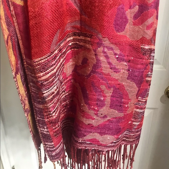 Beautiful large scarves - Picture 5 of 8